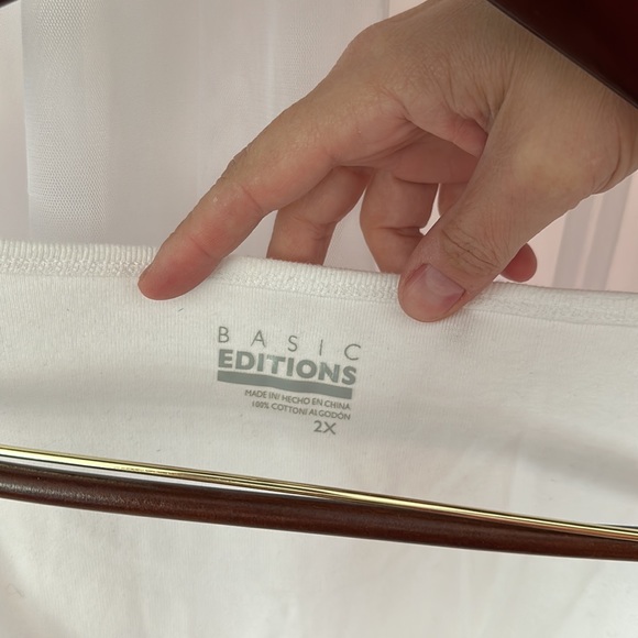 Basic Editions White Tank - Picture 2 of 3